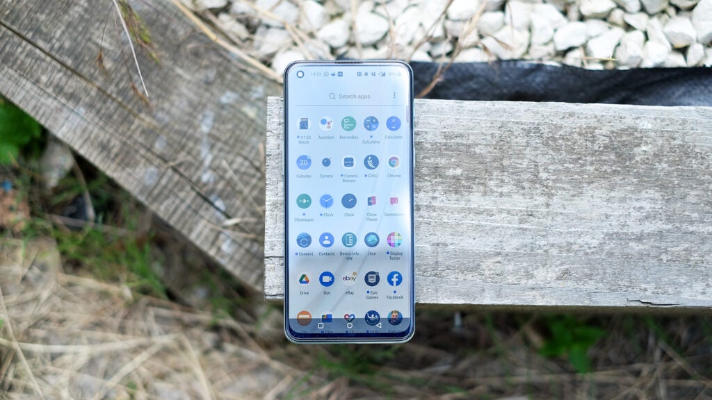 La parte frontal del OnePlus Nord 2 5G