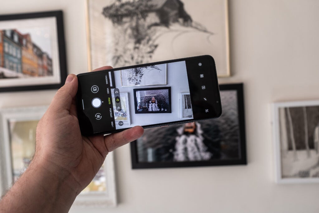 Snapdragon Phone tomando una foto