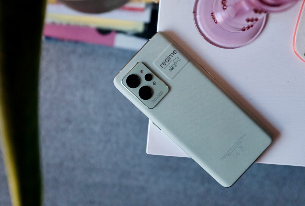 Realme GT 2 Pro de vuelta en verde