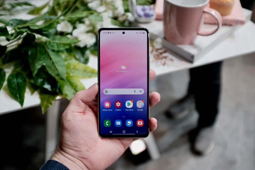 El Galaxy A53 5G tiene una pantalla OLED de 6,5 pulgadas