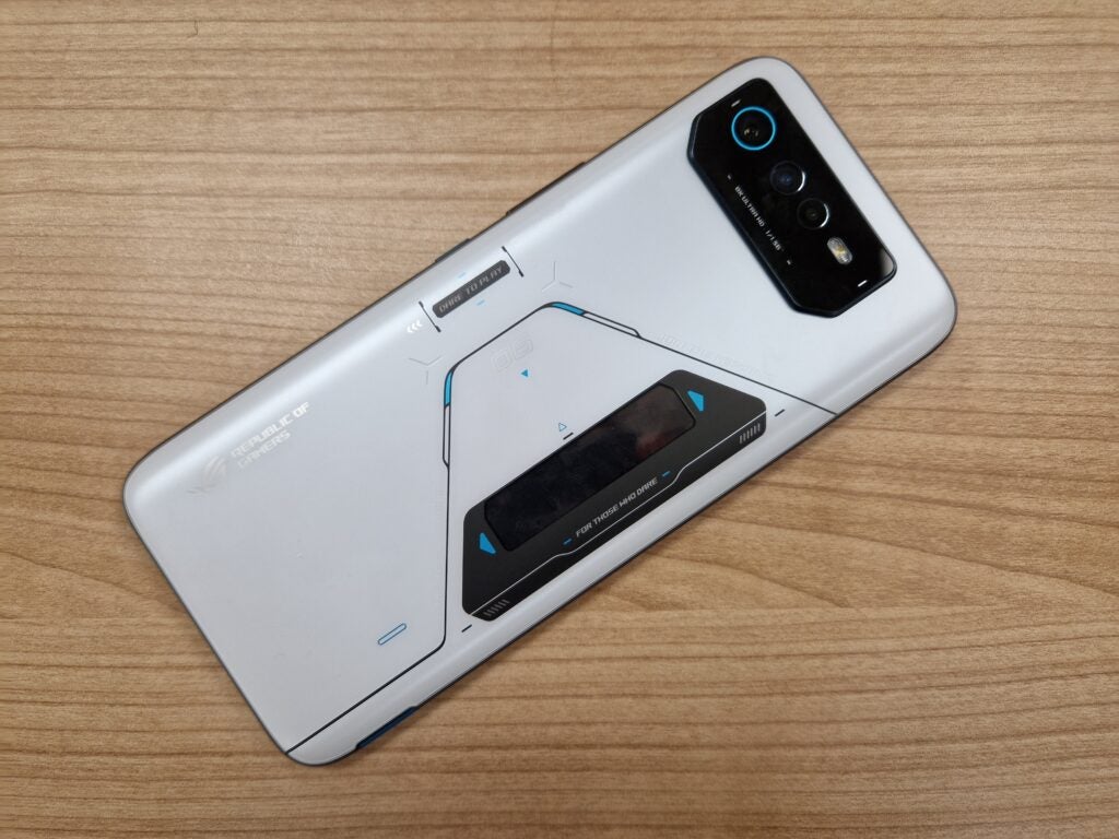 Diseño trasero del Asus ROG Phone 6