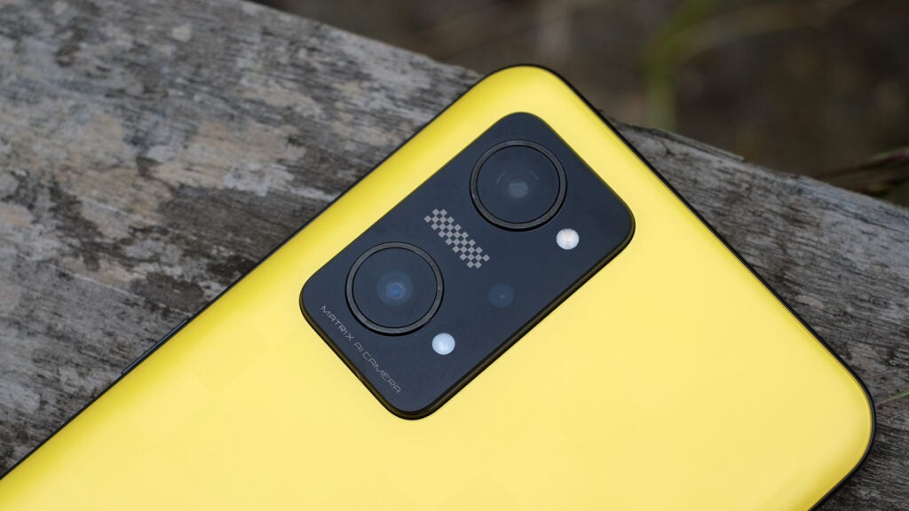 As in other Realme phones, the Realme GT Neo 3T often prioritise image brightness a little too much