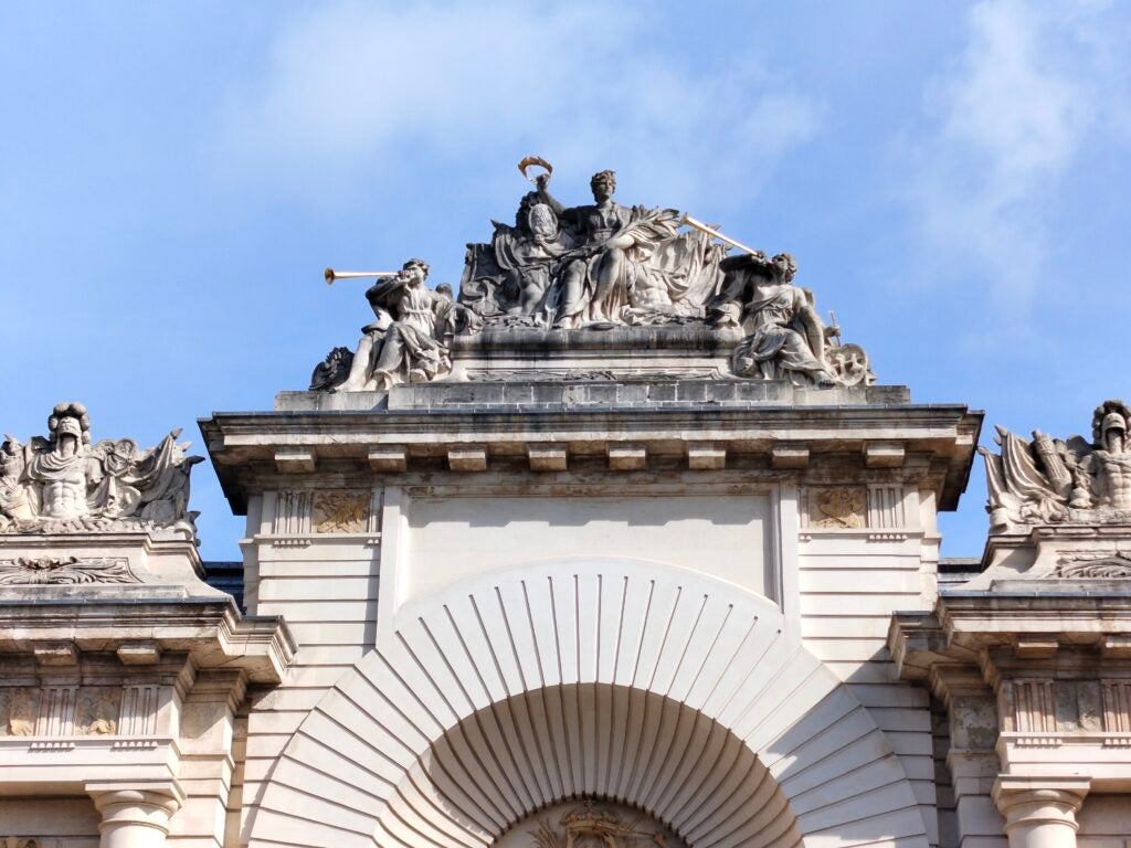 Toma con zoom digital Realme 9 3x, detalle en Porte de Paris