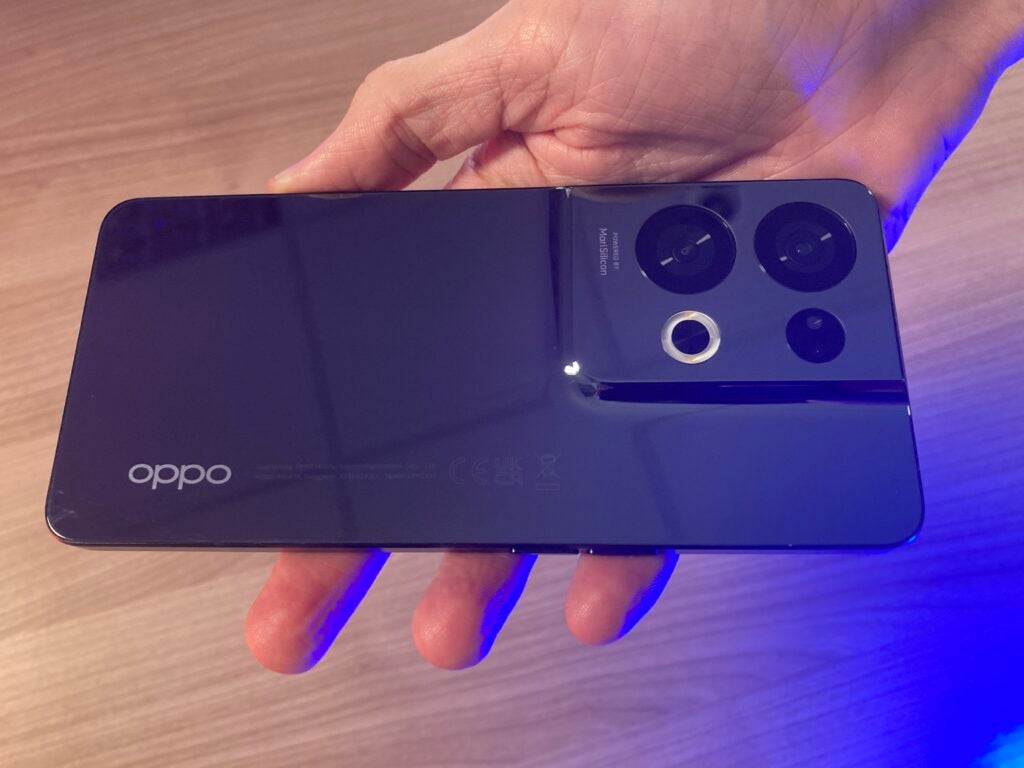 Oppo Reno 8 Pro rear panel