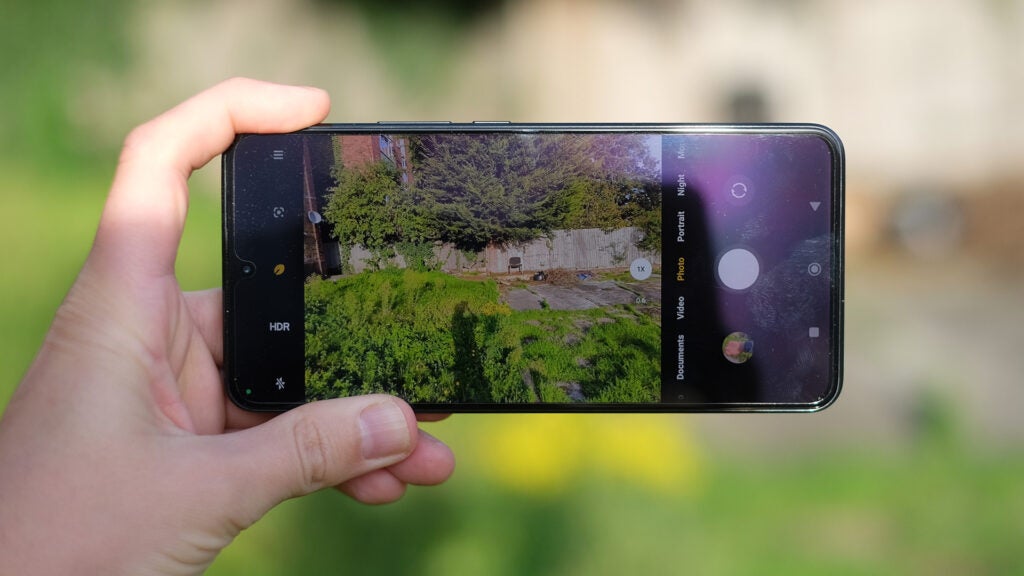 Taking a photo with the Xiaomi 12T phone